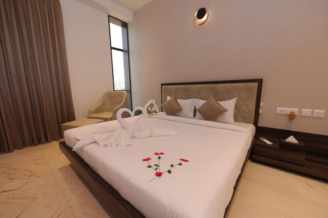 Vrr Astoria Hotel & Convention Center Jigani المظهر الخارجي الصورة