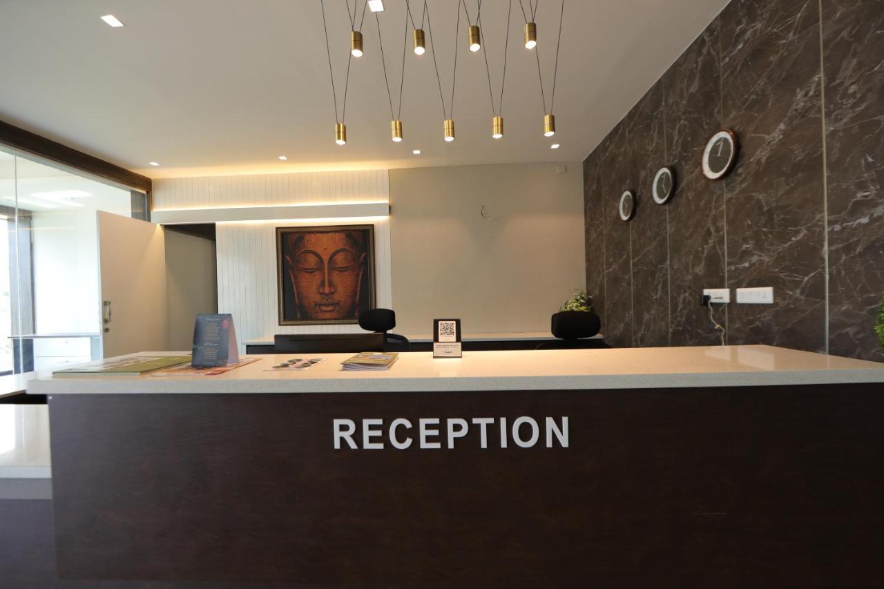Vrr Astoria Hotel & Convention Center Jigani المظهر الخارجي الصورة