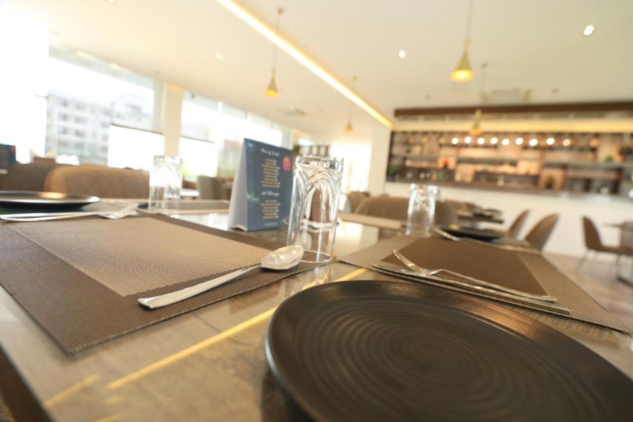 Vrr Astoria Hotel & Convention Center Jigani المظهر الخارجي الصورة