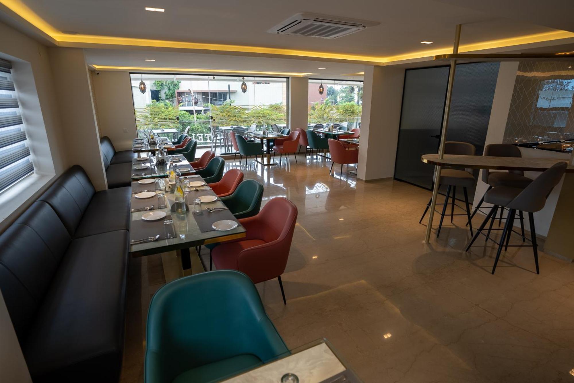 Vrr Astoria Hotel & Convention Center Jigani المظهر الخارجي الصورة