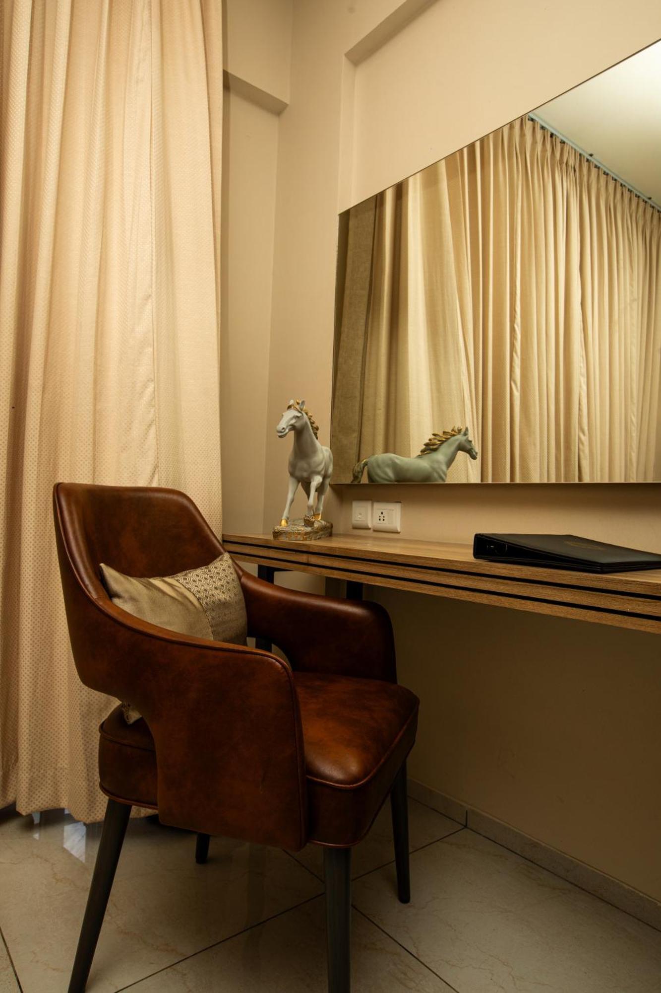Vrr Astoria Hotel & Convention Center Jigani المظهر الخارجي الصورة