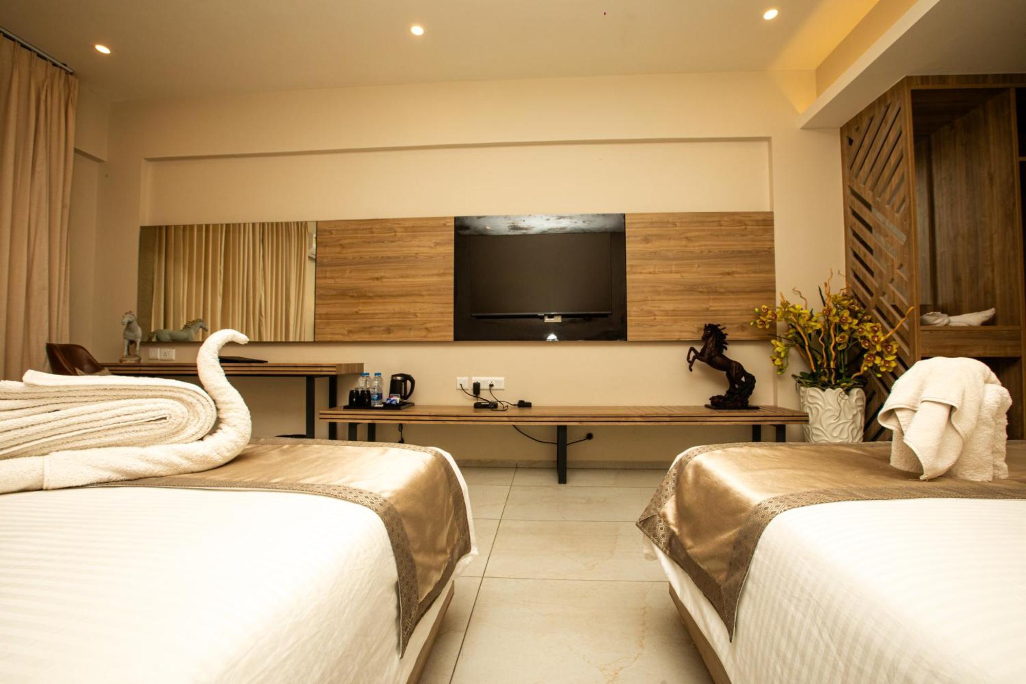 Vrr Astoria Hotel & Convention Center Jigani المظهر الخارجي الصورة