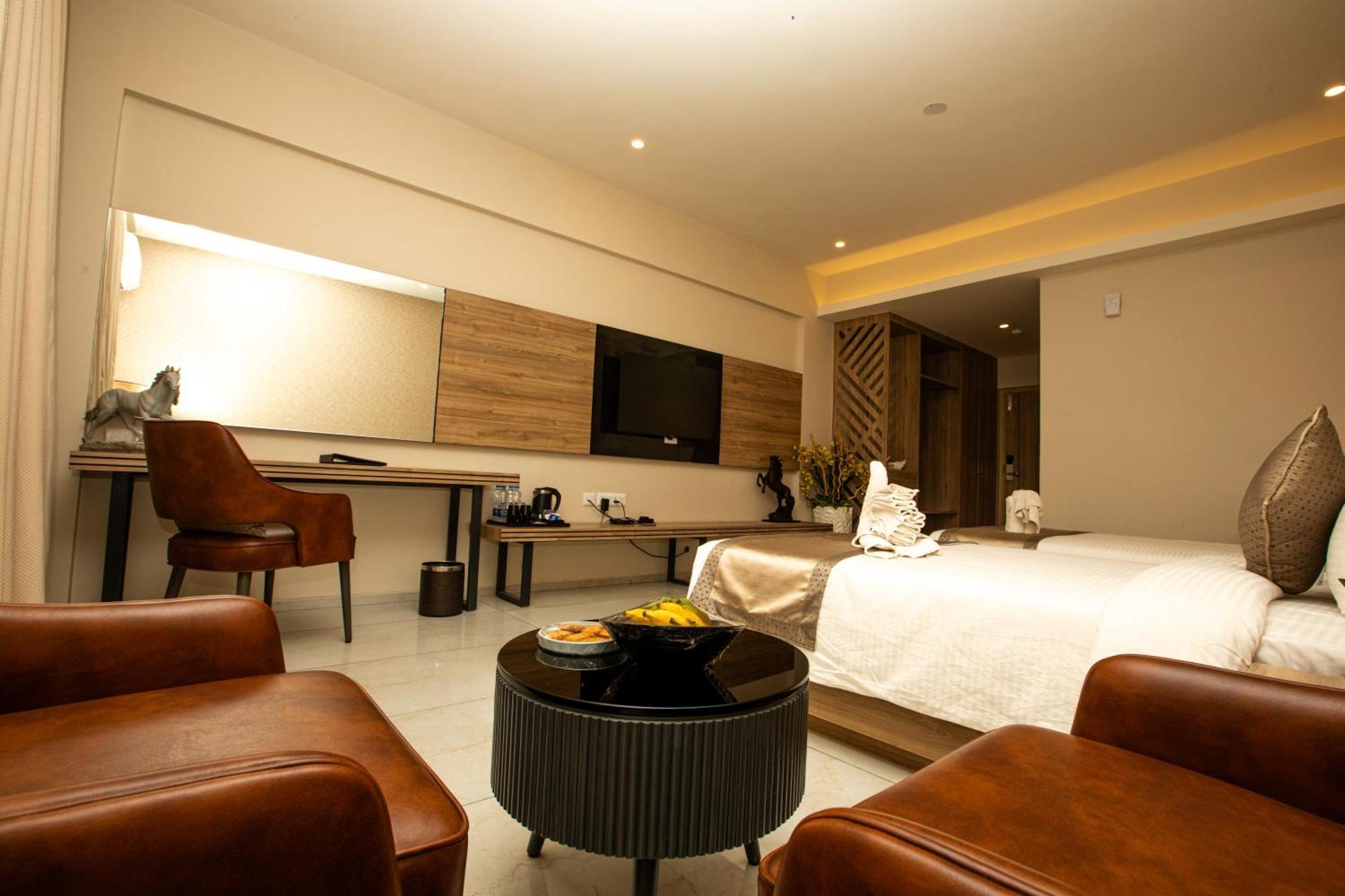 Vrr Astoria Hotel & Convention Center Jigani المظهر الخارجي الصورة