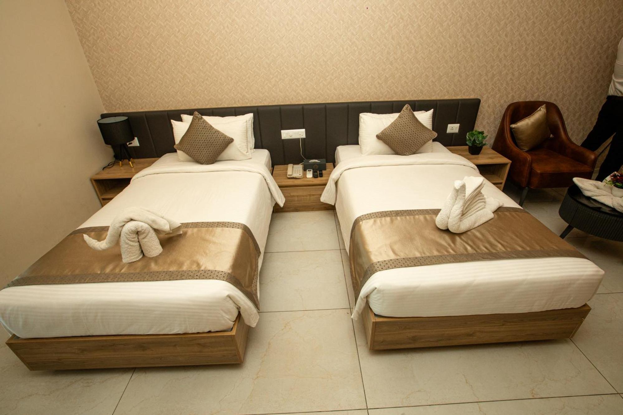 Vrr Astoria Hotel & Convention Center Jigani المظهر الخارجي الصورة