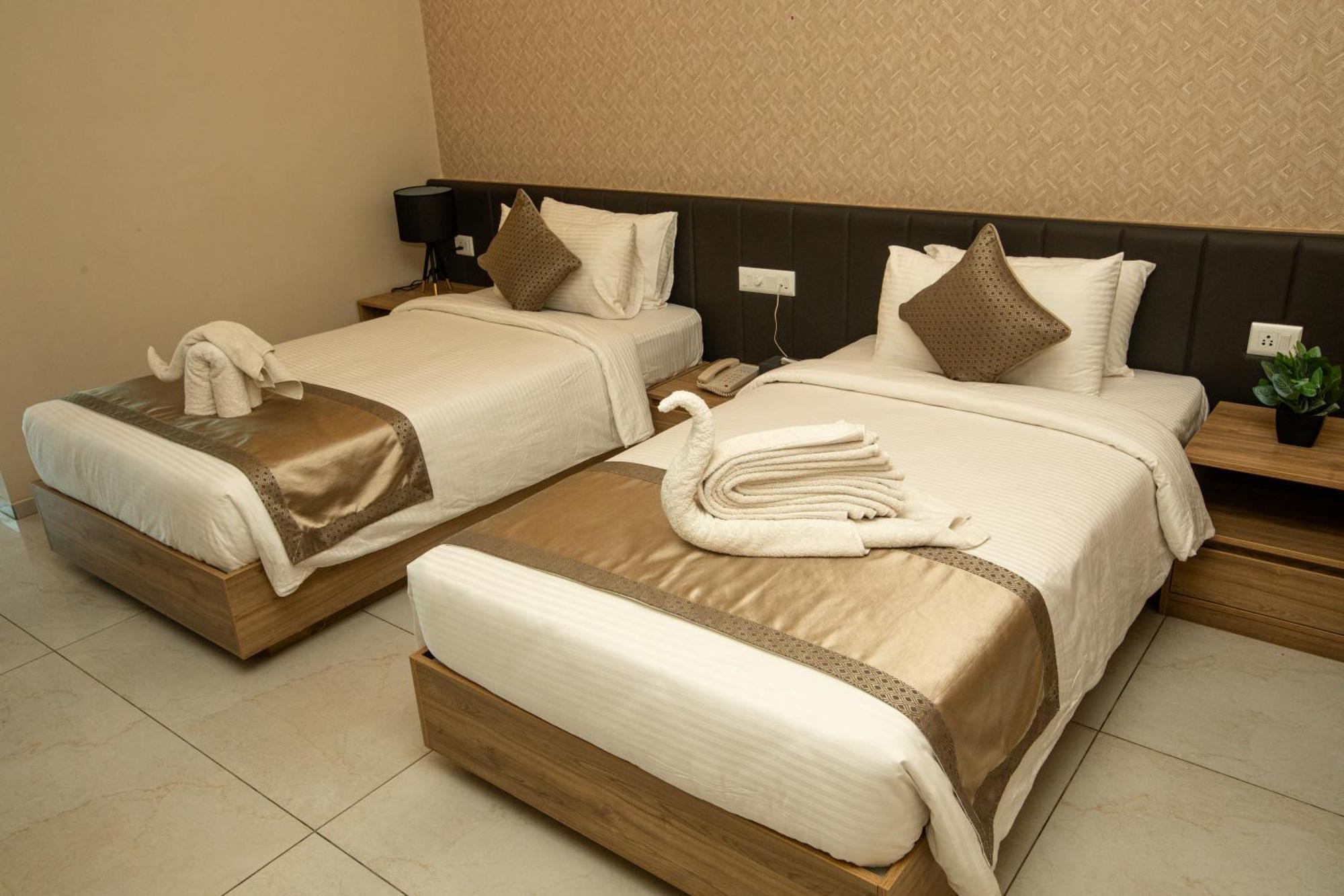 Vrr Astoria Hotel & Convention Center Jigani المظهر الخارجي الصورة